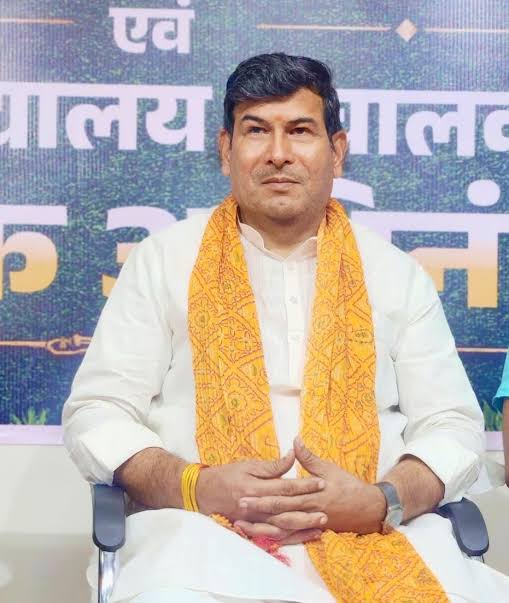 विधान परिषद सदस्य (MLC) माननीय श्री Shrichand Sharma जी आपको जन्मदिवस की  हार्दिक शुभकामनाएं। मर्यादा पुरुषोत्तम प्रभु श्री राम जी से आपके ...