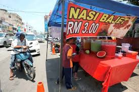 Buah potong ini, kami namakan rainbow raw fruit atau rrf, byk sekali abang2 buah jual buah namun kami mengemasnya. 5 Bisnes Modal Rendah Tapi Pulangan Bersih Rm20k Sebulan Islam Itu Indah