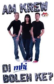 Penyampai radio hot fm menar dengan pondan. Hos Mhi Hot Fm Bertukar Tempat Hiburan Mstar