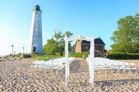 Beach Wedding On The East Coast Wedding Venues Beach Wedding Beach Ceremony Lighthouse Wedding