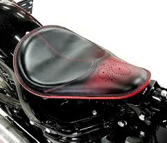 2018-2025 Harley Softail Spring Seat Conversion Mounting Kit Ant Red Wingtip