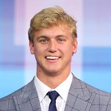 Ethan Tuttle's Instagram, Twitter & Facebook