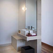 Come Illuminare Il Bagno Dove Mettere Le Luci E Quanti Lumen Servono Illuminazione Specchio Bagno Illuminazione Bagno Specchi Bagno