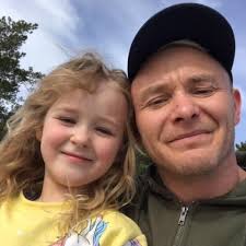 I kveld spiller jeg på Gamle Norge Pub i Kongsberg 🤠 Begynner kl. 22.30.  Håper vi sees! ❤️