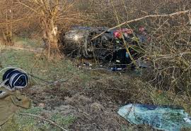 O compunere despre ce reflectă și ce nu reflectă oglinda. Zkxv9cfmbl5bam