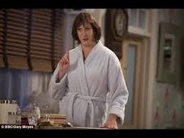 Uk comedienne miranda hart's third series continues. Miranda S03e03 The Dinner Party Youtube
