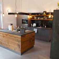 Unser team hat für sie 2 küchen aus holz gestaltet: Kuchenstile Unseres Kuchenstudios Modern Grifflos Design Pantry