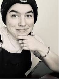 Ali Drake's Instagram, Twitter & Facebook