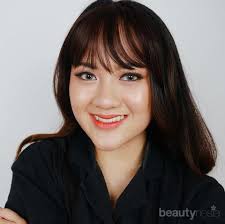 5 Base Makeup Lokal yang Bagus untuk Kulit Berminyak dan Berjerawat dari  Alifah Ratu