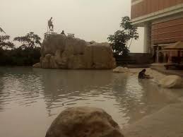 Butuh tempat singgah pas liburan ke bandung? Kolam Renang Anak Dg Konsep Pantai Anak Bisa Bermain Pasir Putih Bild Von The Trans Luxury Hotel Bandung Tripadvisor