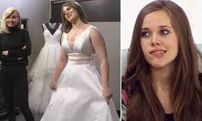 Jessica seewald filed to divorce her husband after two years of marriage. Jessa Duggar Tells Her Sister In Law That Her Wedding Gown Is Cut A Little Low Daily Mail Online