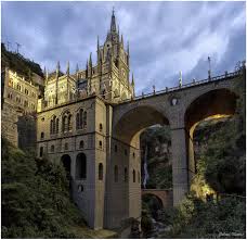 Znalezione obrazy dla zapytania Santuario de las Lajas