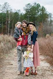 Pin By Ashley Hayward On Wear Wishlist Family Photo Outfits Family Photoshoot Family Photos