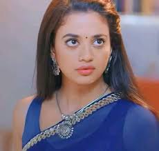 Ooh My Goodness i have never imagined that she is beautiful like this Only  true fans will recognize her