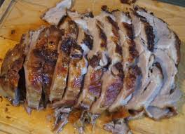 Deftiger Schweinenackenbraten Mit Pikanter Sauce Rezept Rezept Steak Richtig Zubereiten Rezepte Braten