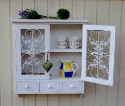 Wandschrank Hangeschrank Kuchenschrank Shabby Chic Weiss 3 Schubladen 63x72cm Amazon De Kuche Haushalt Shabby Chic Weiss Shabby Hangeschrank