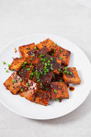 Si no sabes cómo cocinar tofu, esta receta del blog un sueño dulce es una opción fantástica. Tofu Picante Estilo Coreano Danza De Fogones