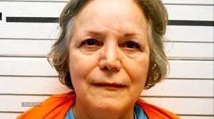 Jodi Loomis's Instagram, Twitter & Facebook