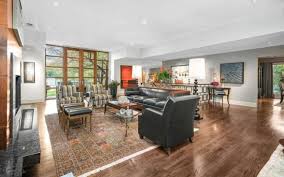 Kansas city chiefs quarterback patrick mahomes just got a lot more relatable. Patrick Mahomes Kansas City House Is A Mid Century Mvp