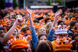 Radio 538 refers to the wavelength that radio veronica was broadcast on in the seventies. Radio 538 Kijkt Naar Alternatieve Scenario S Voor Koningsdagfeest Ditjes Datjes