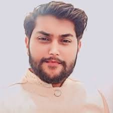 Brett Lee and Stuart Broad are two highly regarded fast bowlers from  different eras and countries, each known for their distinctive styles and  contributions to cricket. Brett Lee is an Australian fast