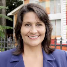 Penny Shaw's Instagram, Twitter & Facebook