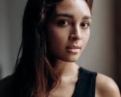 FRONTRUNNER Meets Curator Daria Khan