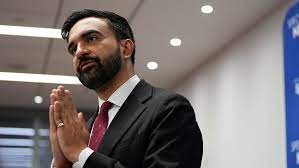 Trump called New York mayoral candidate Mamdani a "crazy communist." | Известия