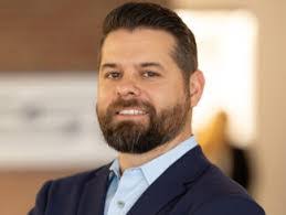 Ryan Earp's Instagram, Twitter & Facebook