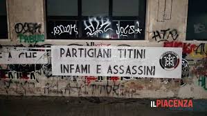 Così la senatrice tatjana rojc stigmatizza i manifesti, con le scritte partigiani titini infami e assassini accompagnate dal caratteristico simbolo della tartaruga, che sono stati attaccati nella notte sulla casa. Giorno Del Ricordo Striscioni Di Casapound In Tutta Italia Contro Revisionismo E Negazionismo Della Tragedia Delle Foibe