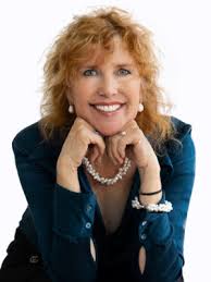 Julie Durkee's Instagram, Twitter & Facebook