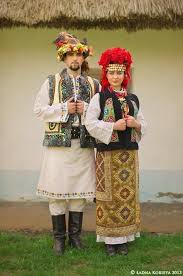 Young Hutsul Couple Western Ukraine Kak Sdelat Kostyum Narodnyj Kostyum Modnye Pozy