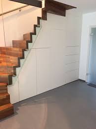 Einbauschrank Unter Der Treppe Option Zugang Unter Der Treppe Fur Wartungsarbeiten Einbauschrank Treppe Einbauschrank Schrank Unter Treppe
