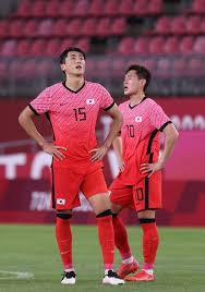 축구 지고 뉴질랜드 선수 '악수 거부'한 이동경 선수 인스타 달려가 악플 다는 누리꾼들. í‰ì •ì‹¬ ìžƒì€ ì´ë™ê²½ ì˜ˆê²¬ëœ ì•…ìˆ˜ ê±°ë¶€ ë…¼ëž€ ì•¼ê°„ ì •ë³´