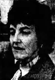 Esther Lefever's Instagram, Twitter & Facebook