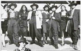 Eventually, through migration, a population of pachucos was concentrated in los angeles, california. Pin On Pachuco