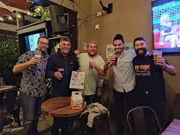 It's nice to be able to take a night off from cooking or deciding what to eat. Bilingual Pub Quiz Trivia Night Barrio Sur Cafe Bar Envigado 20 September 2021