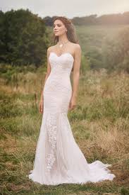 Abiti per la madre della sposa. Stile 66141 Abito Da Sposa Senza Spalline Con Applicazioni Di Foglie E Godet Di Tulle Lillian West