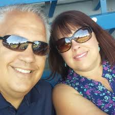 Recommendations for a good restaurant that doesn't require Gents to wear a  jacket. No room in luggage for such items. Prefer not all seafood. Good mix  of foods.