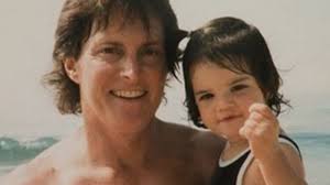 Photo : Bruce, Kylie et Kendall Jenner à Thousand Oaks, Los Angeles.  Octobre 2013.