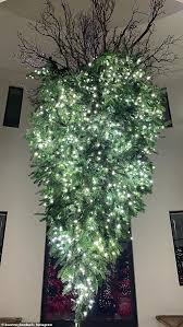 19 amazing christmas entryway decor ideas get ready to be blown away by these amazing christmas entryway ideas! Freedomroo Kourtney Kardashian Shows Off Her Elegant Christmas Decorations Australiannewsreview