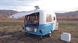 Finding and choosing lightweight travel trailers under 2000 pounds can be quite a challenging task. 9 Popular Lightweight Travel Trailers Under 2 000 Pounds Camper Report