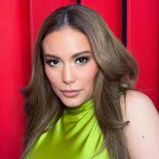 Ginger Arias's Instagram, Twitter & Facebook