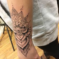 Tato di pergelangan tangan, tato tangan wanita, tato simple bermakna, tato tangan tulisan, tato simpel di lengan, tato simple dan 10 tato tangan tribal keren simple aengaeng com sebab disitu akan muncul gambar sesuai dengan kategori serupa. 26 Gambar Tato Di Tangan Kiri Simple