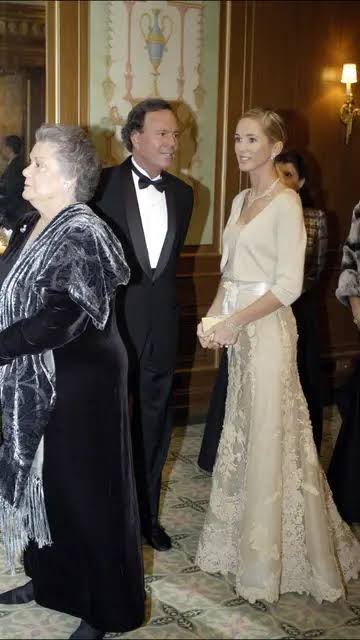Miranda Rijnsburger, la misteriosa mujer que acompaña a Julio Iglesias hace más de 30 años
