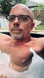 Hi everyone this is my chilling place ,made out of pallets by my own  hands,,peace, chill,and listen to nature...