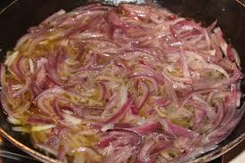 Si tratta della versione calabrese in cui i peperoni e patate sono semplicemente saltati in padella. Patate Cotte E Cipolla In Padella Alla Calabrese Patani Cotti E Cipulli Ntra Frissura La Cucina Di Bacco