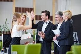 Positive Reinforcement In Online Training What Elearning Professionals Should Know How To Motivate Employees Corporate Social Responsibility Employee Morale