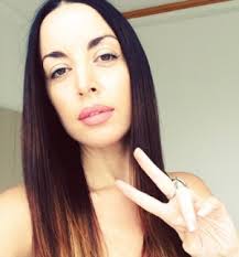 Carly Hallahan #4Real — The Girl in the Cafe