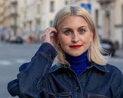 Annie Lööfs pressekreterare till pr-branschen